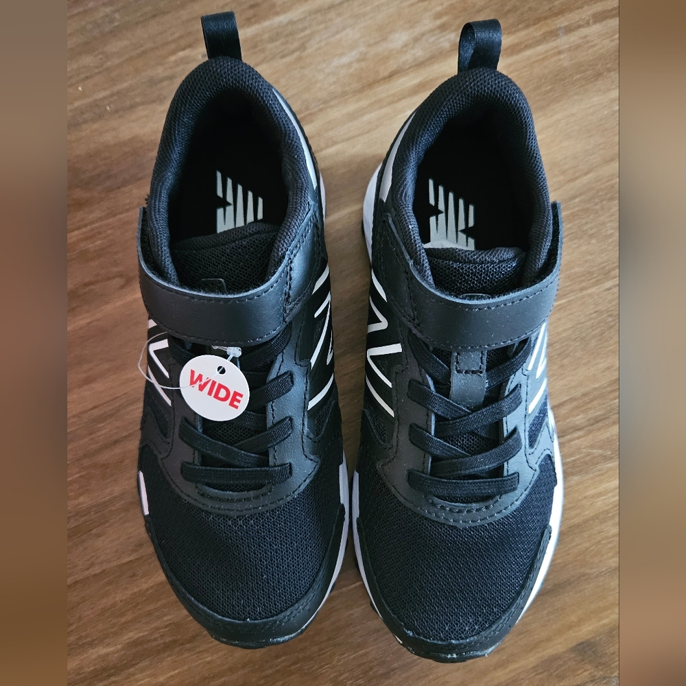NIB New Balance Kid Black and White Sneakers 13.5 wide - Picture 2 of 5